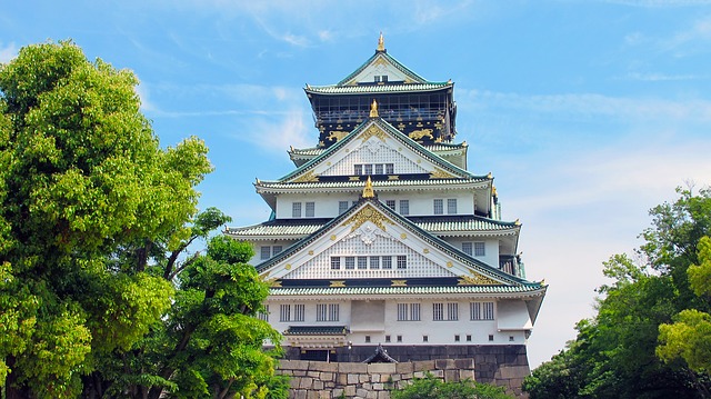 Castelo de Osaka, principal edifício histórico da cidade que leva o mesmo nome