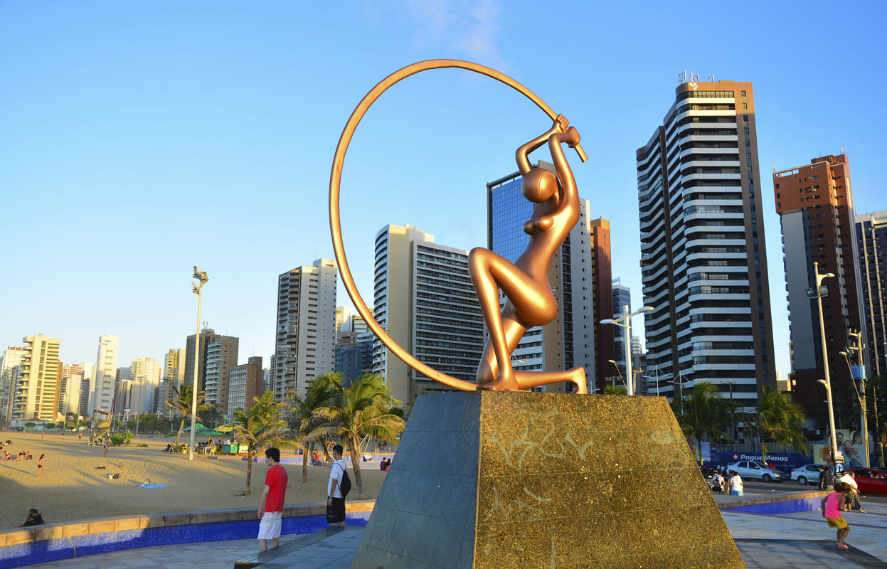 Paisagem de uma escultura em fortaleza