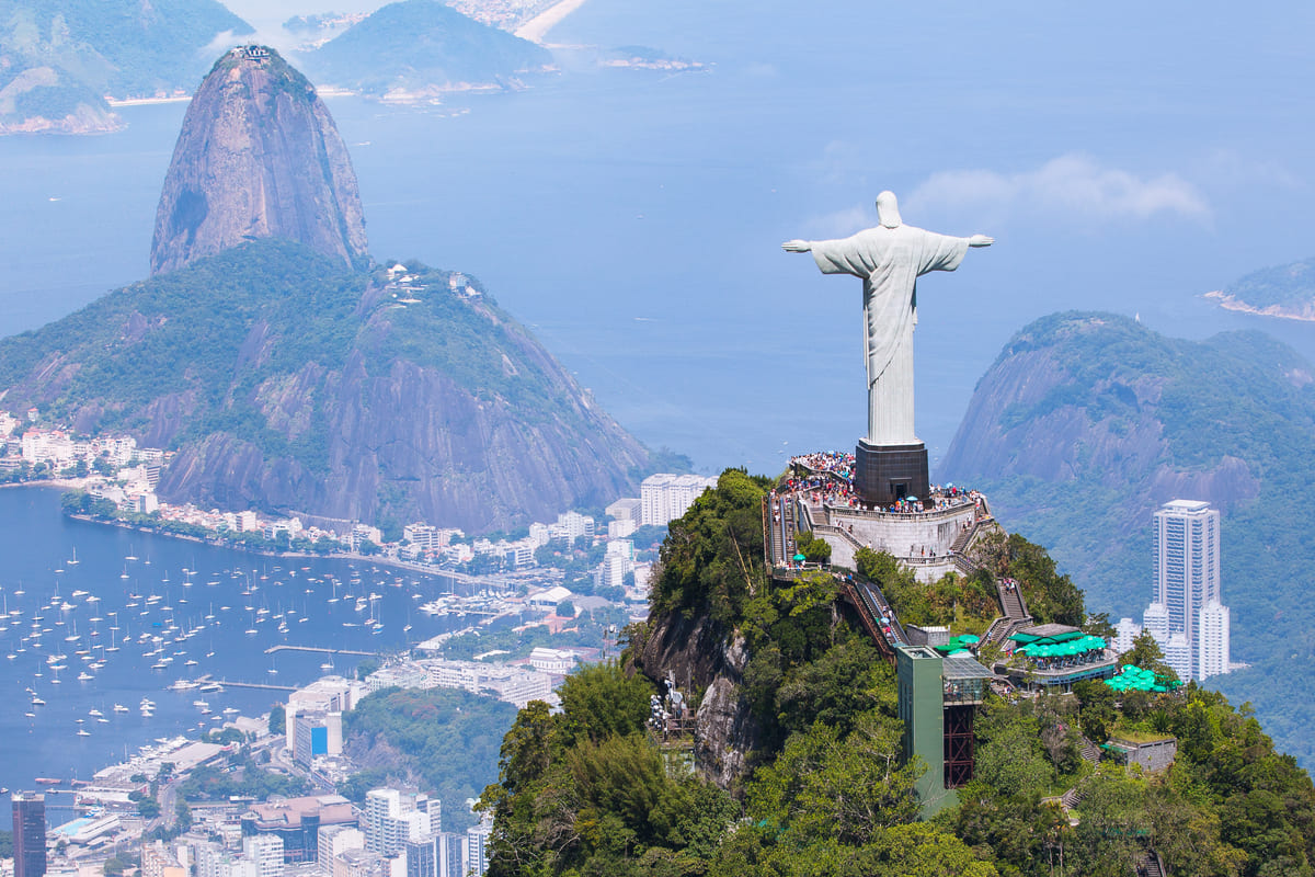 Imagem aérea do Cristo Redentor para falar os endereços da Western Union Rio de Janeiro