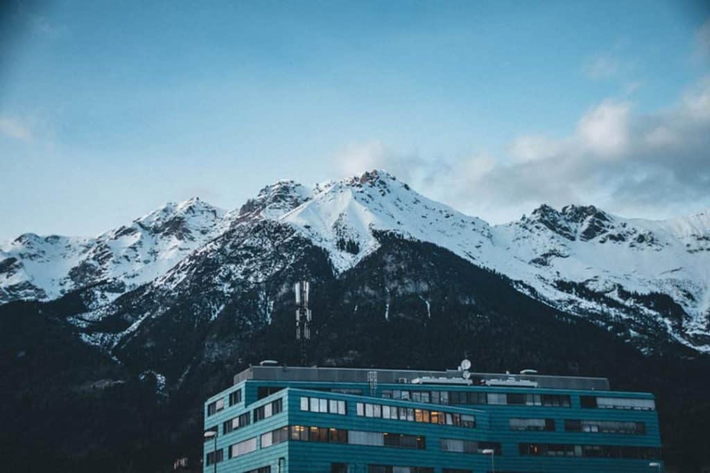  Innsbruck  já foi sede das Olimpíadas de Inverno três vezes e é um paraíso para amantes de esportes na neve.