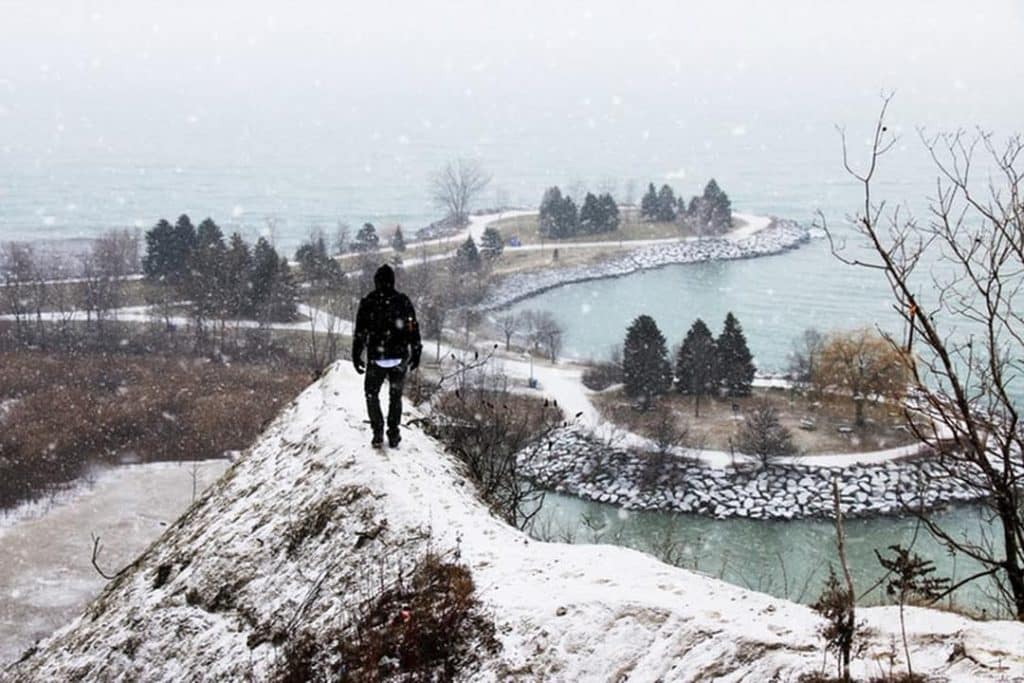 Uma das maiores cidades canadenses, Toronto é  um famoso destino de quem quer aproveitar o frio e também de quem quer fazer intercâmbio.