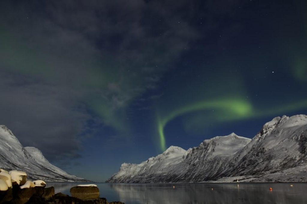 Na distante Tromsø você poderá observar um dos fenômenos mais deslumbrantes da natureza: a Aurora Boreal.