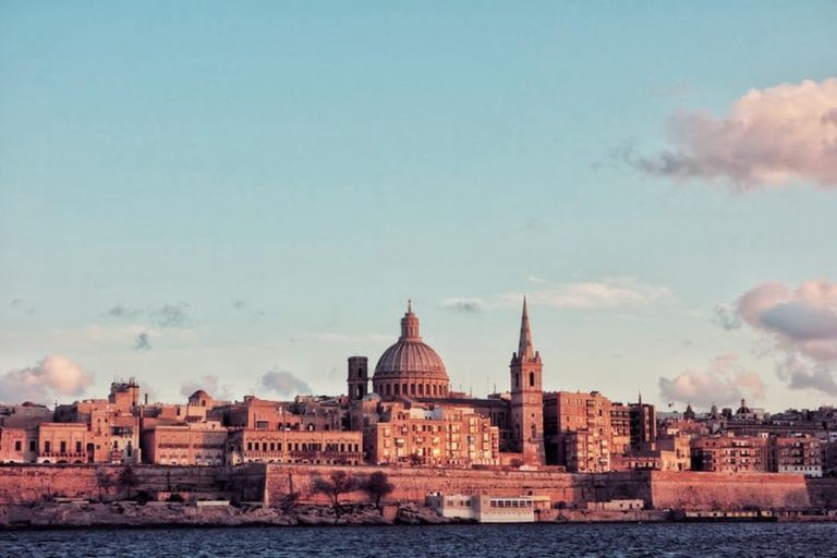 Estudar em Malta: vista da cidade de Valletta, em Malta