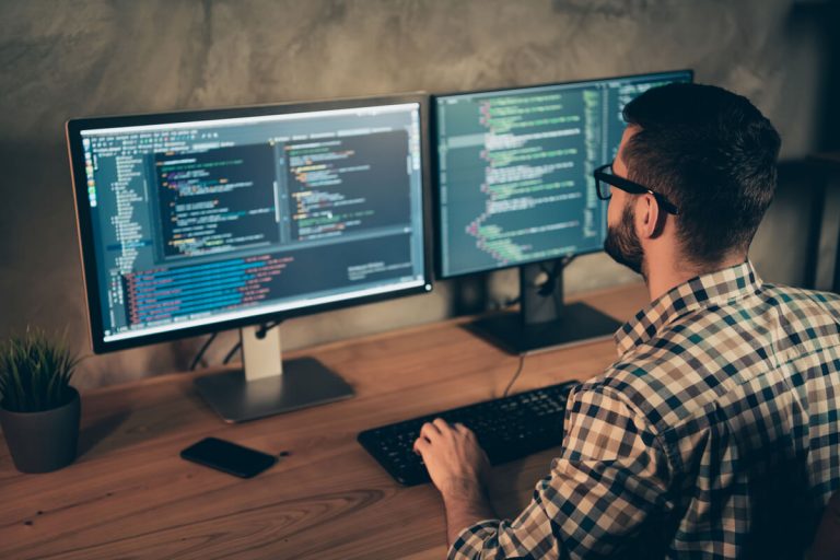 Melhores países para programadores: veja como ser programador no exterior