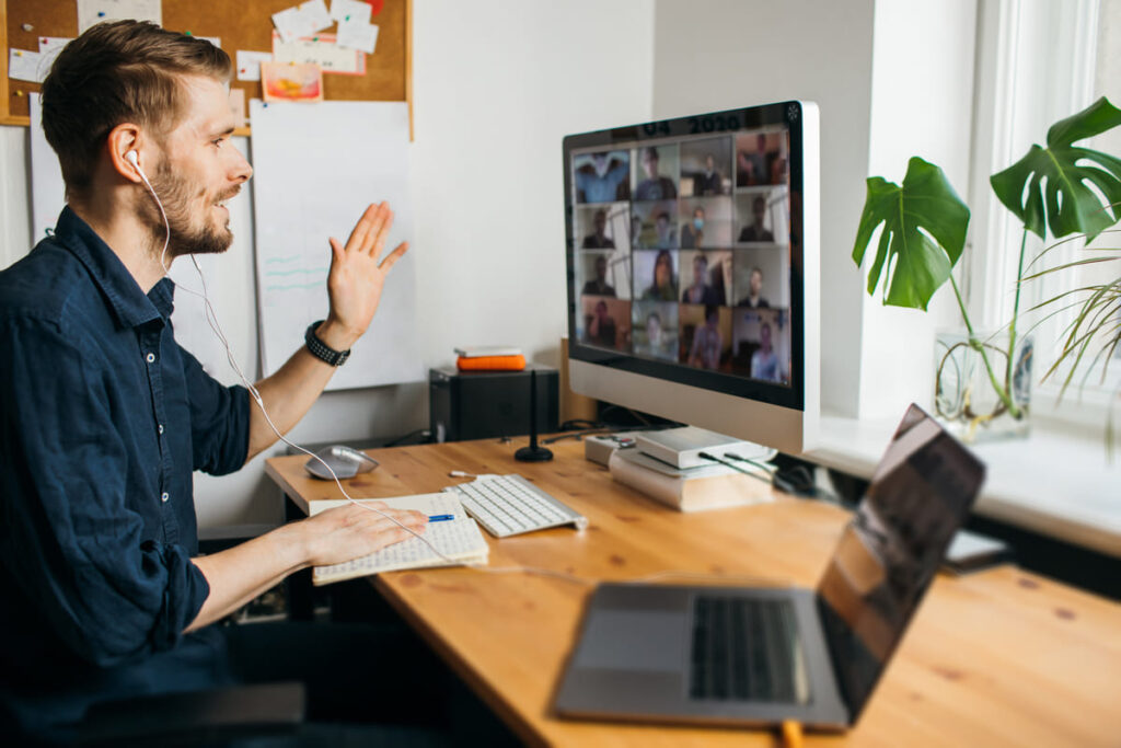 Freelancer trabalhando por meio da plataforma ProZ.