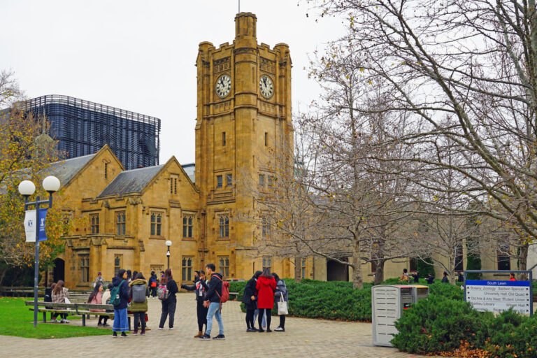 Entrada da Melbourne University.