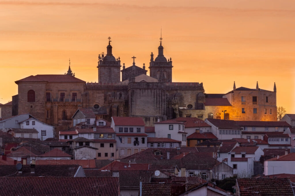 Foto da catedral de Viseu, em Portugal.