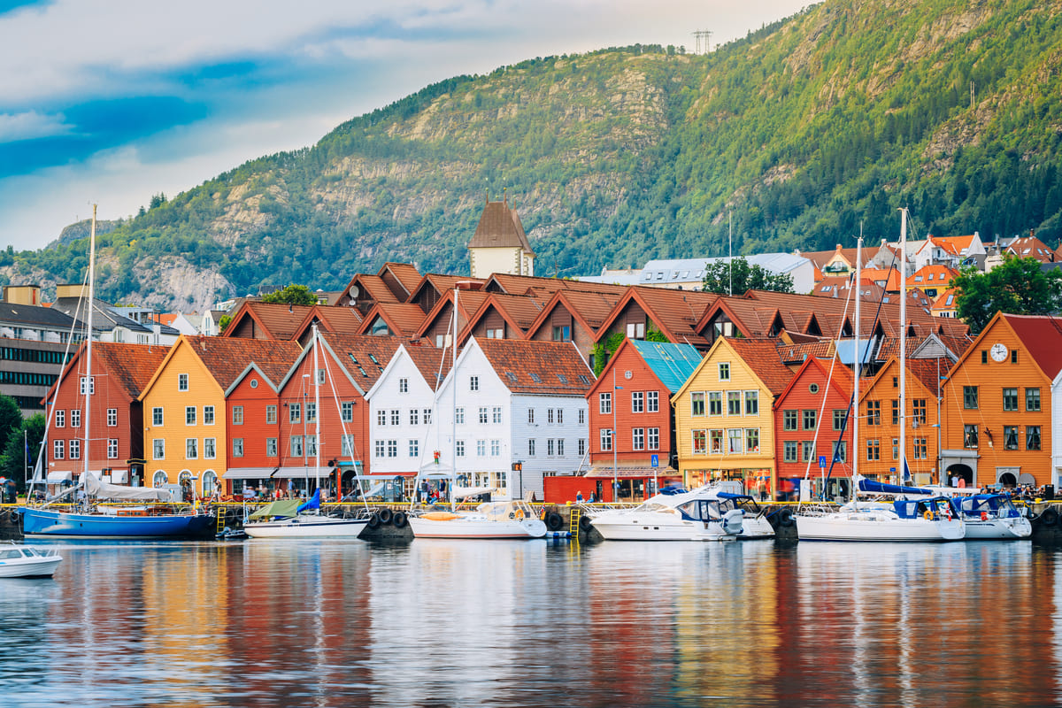 Cidade norueguesa representando como é morar na Noruega.