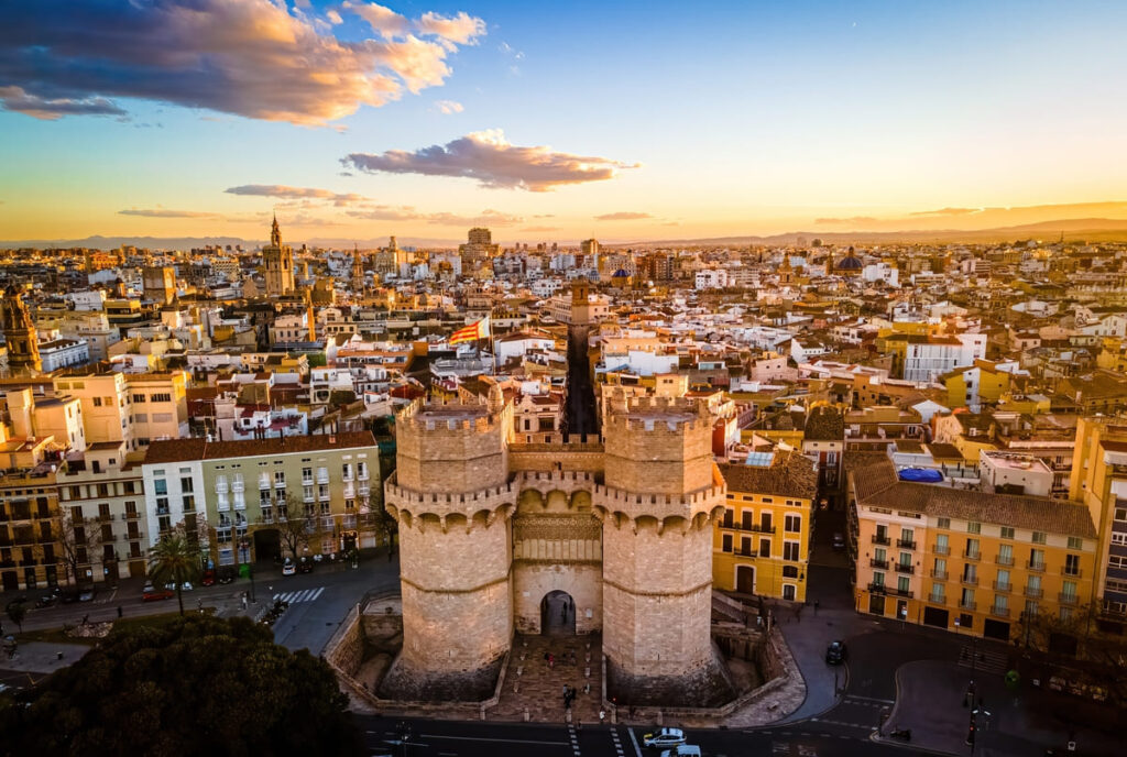 Capital de cidade espanhola.