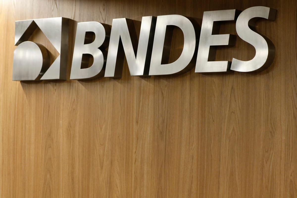 Logo do BNDES para MEIs.