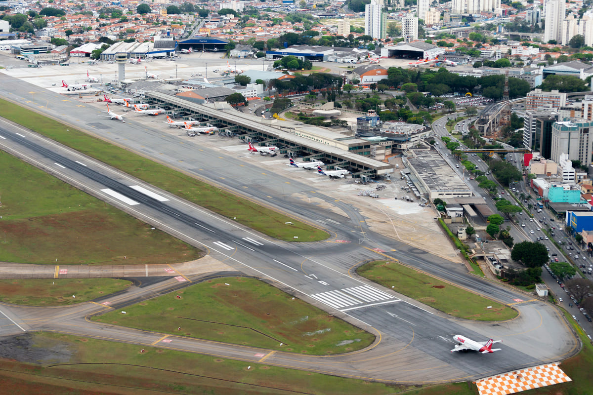 Pista principal onde ocorreu o acidente no Aeroporto de Congonhas