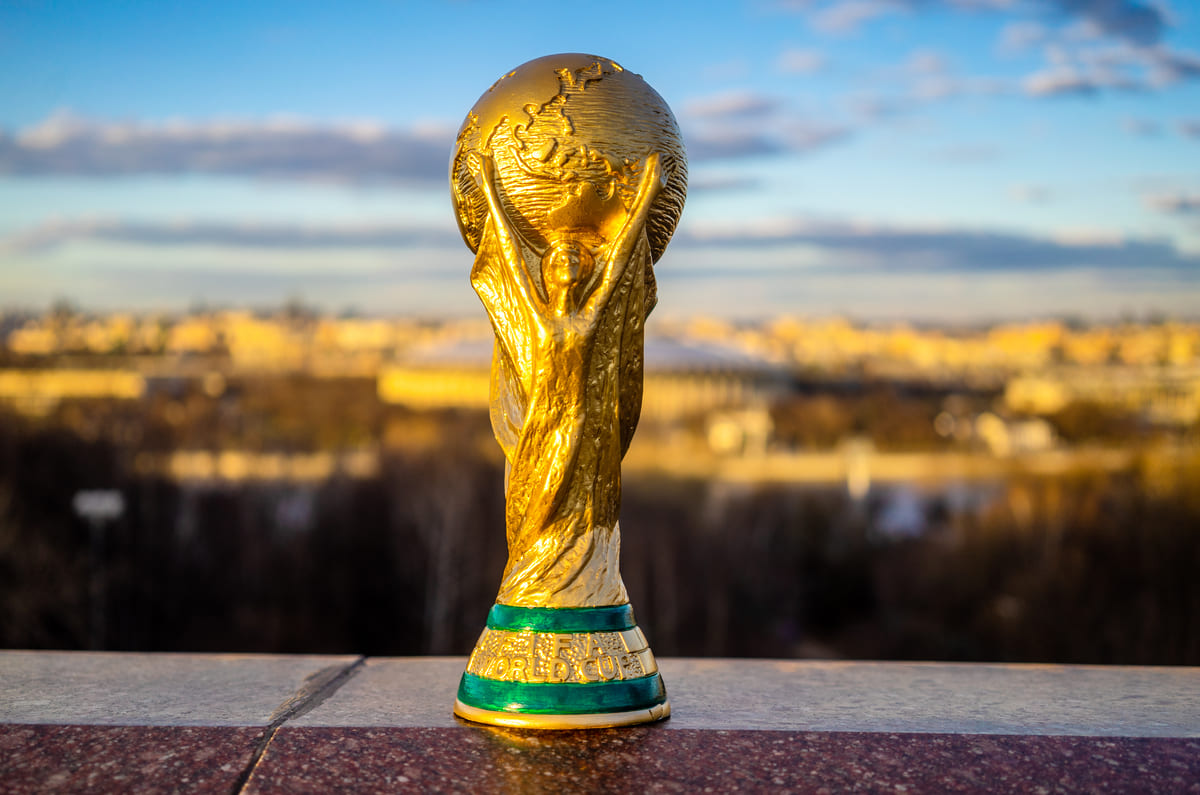 Troféu do mundial para falar sobre a história da Copa do Mundo.