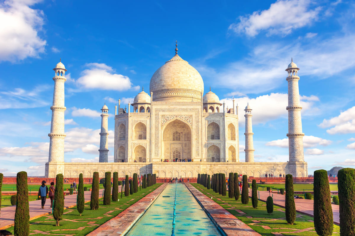 Vista da entrada de Taj Mahal.