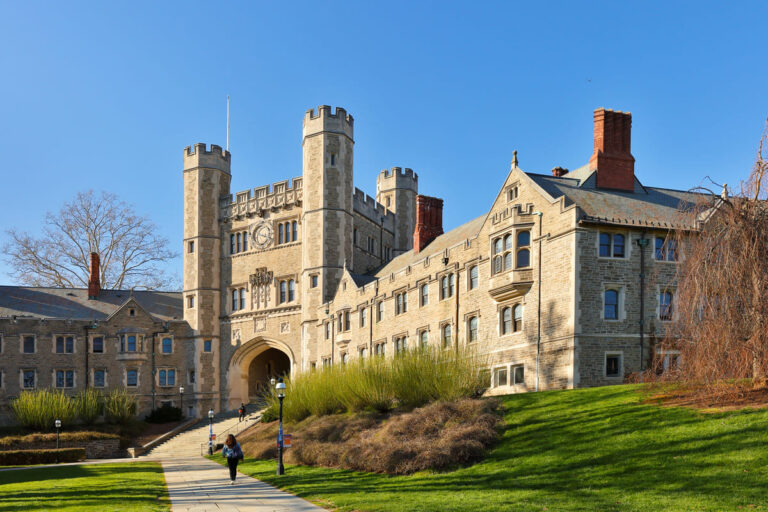 Entrada da Universidade de Princeton.