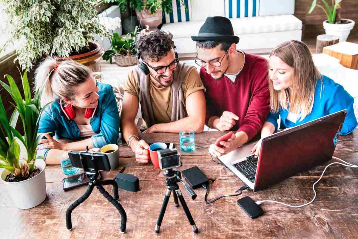 Produtores de conteúdo lançando campanha online no Padrim.